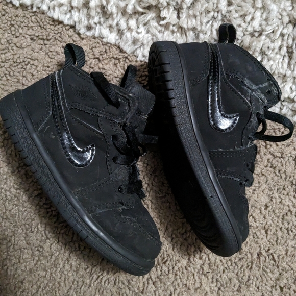 Kids Shoes - Picture 3 of 9